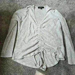 Lulu's Gray long sleeve/3/4 sleeve shirt with tie ruching on front size xs